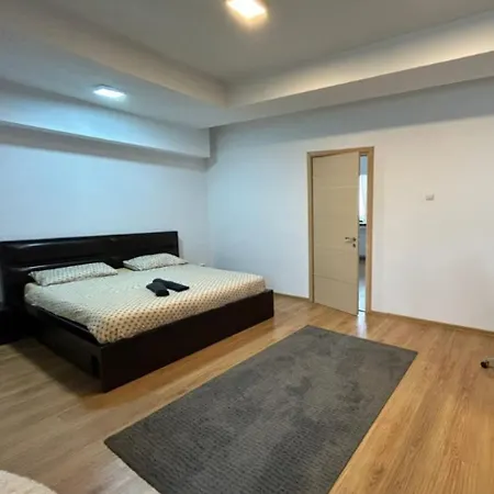 Deluxe City Center Apartment Bucharest